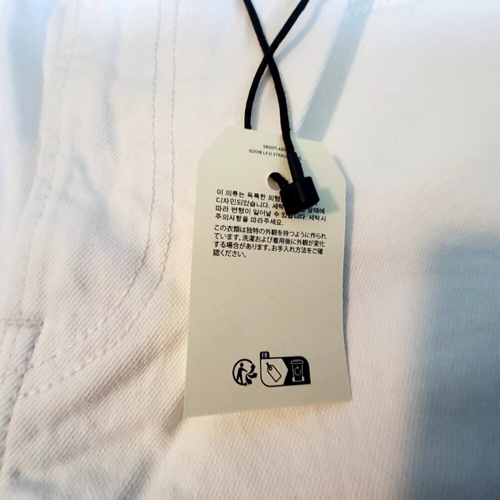 Levis Premium Ribcage Bermuda White Denim Shorts Size 25 Classic five-pocke - Picture 7 of 16